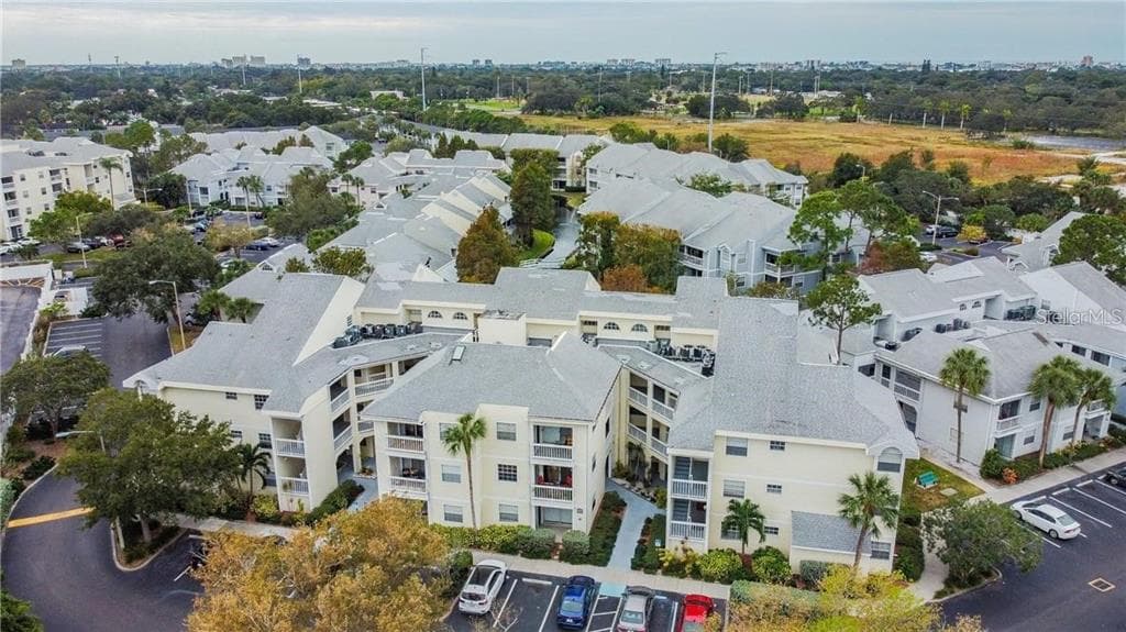 6931 STONES THROW CIRCLE N UNIT 5305 ST PETERSBURG, FL 33710