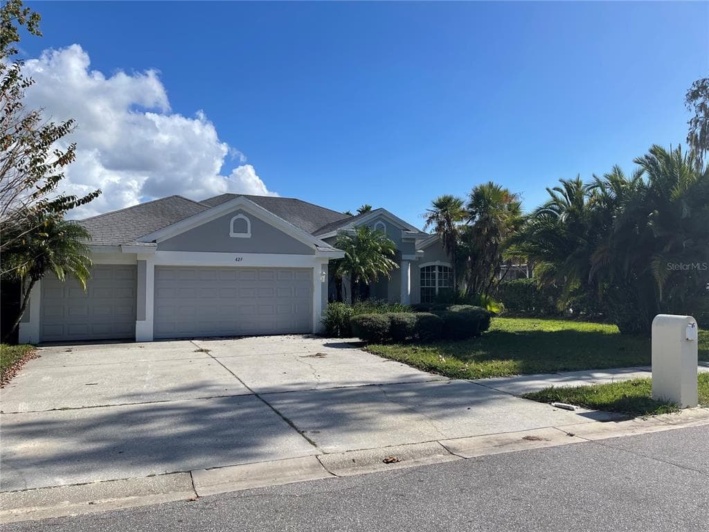 423 LAKEWOOD DRIVE OLDSMAR, FL 34677