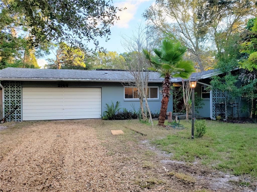2144 BONITA WAY S