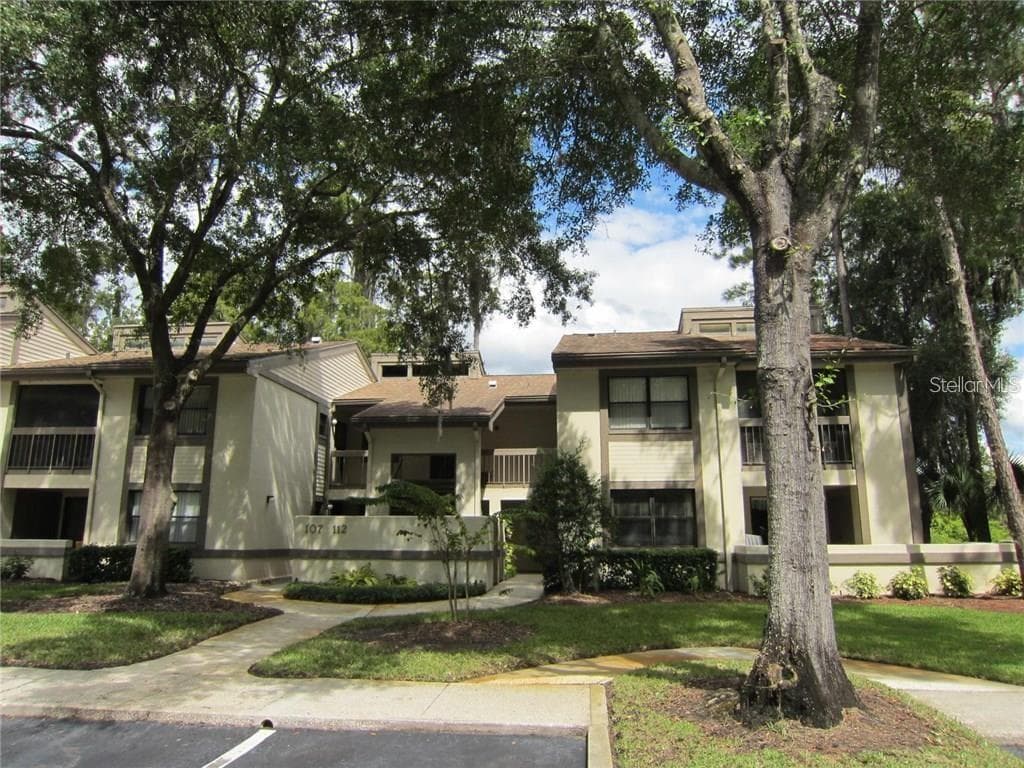 109 WOODLAKE WYNDE UNIT 109 OLDSMAR, FL 34677