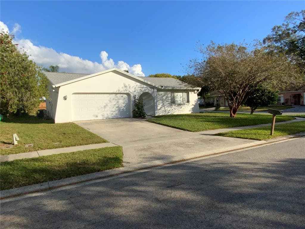 1613 E GROVELEAF AVENUE PALM HARBOR, FL 34683