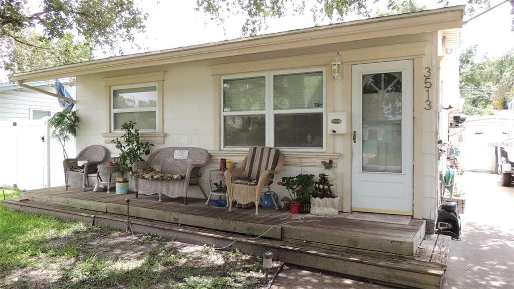 3513 ITHACA STREET N ST PETERSBURG, FL 33713