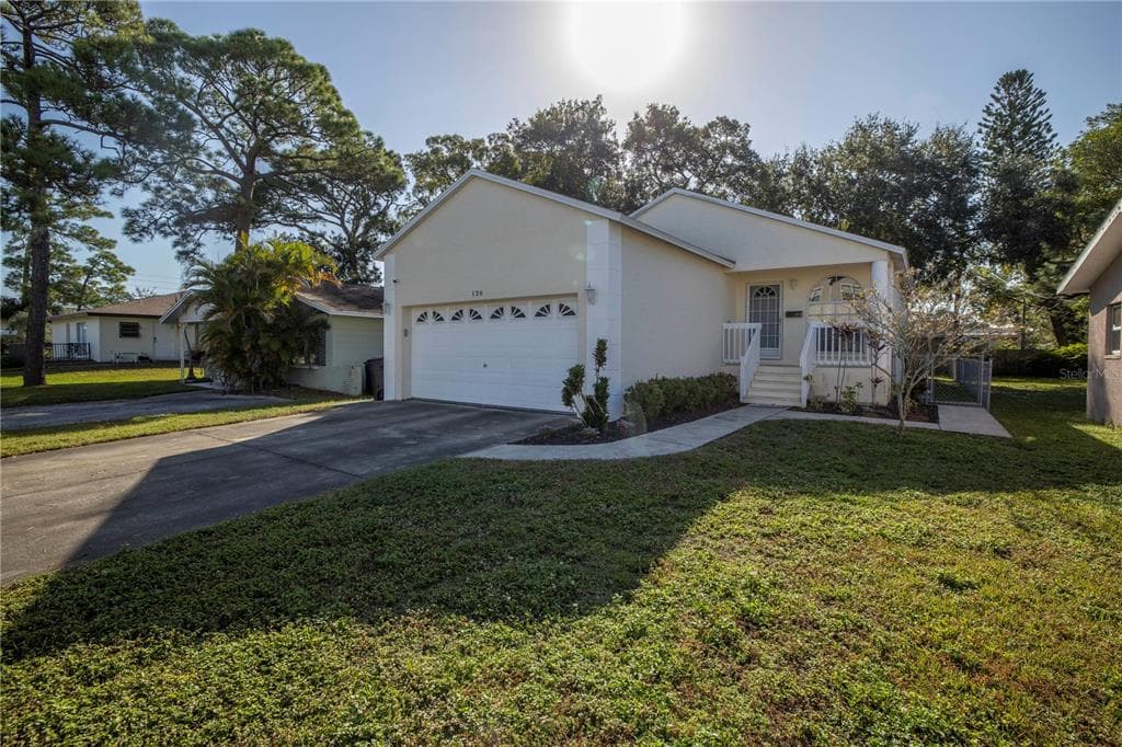 126 49TH AVENUE N ST PETERSBURG, FL 33703