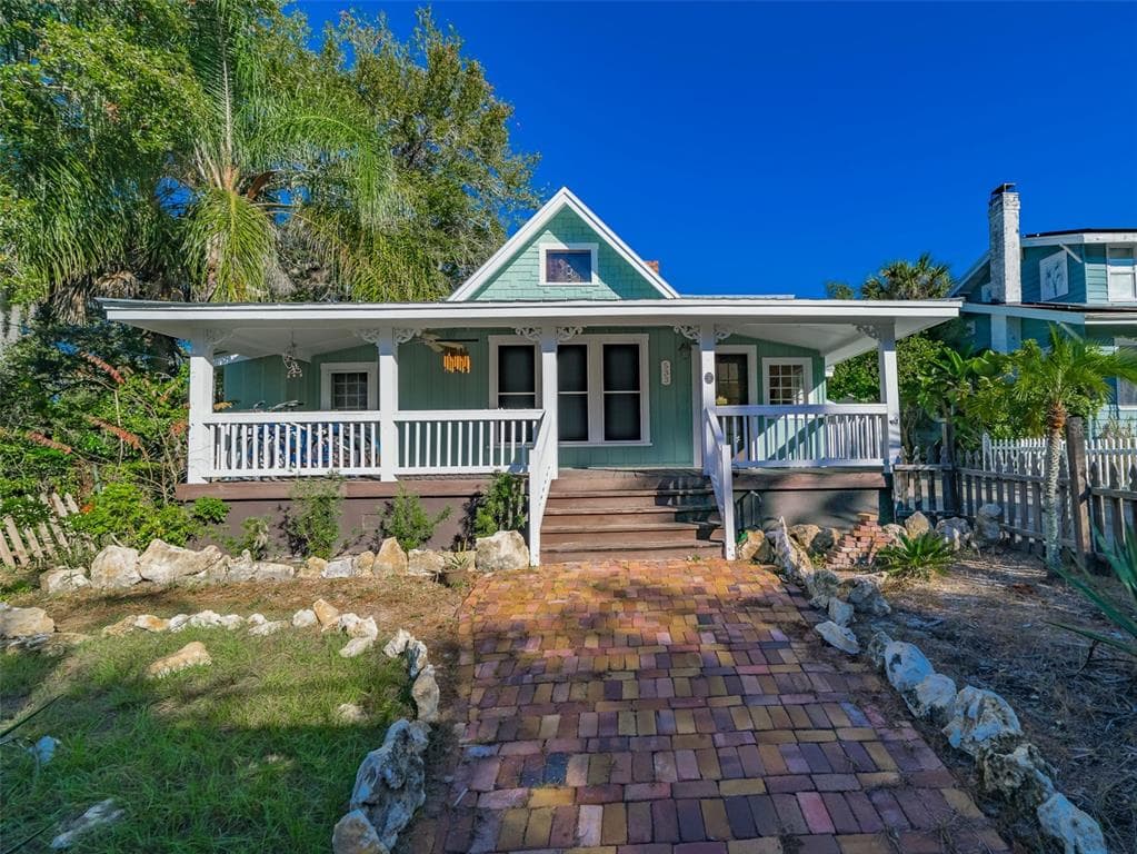 533 E ORANGE STREET TARPON SPRINGS, FL 34689