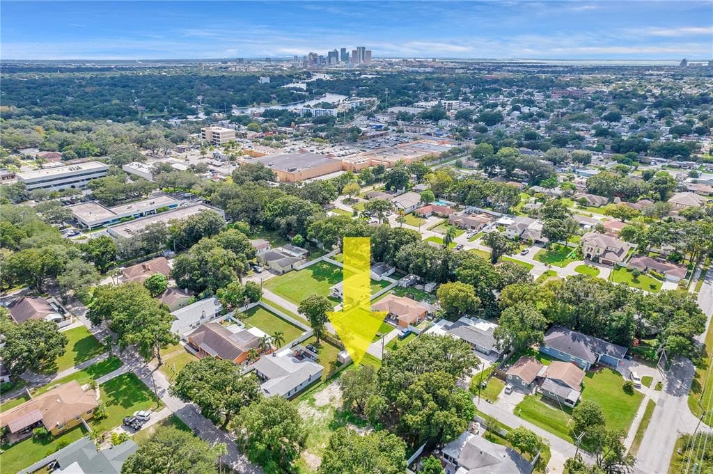 2710 W LAKE AVENUE TAMPA, FL 33607