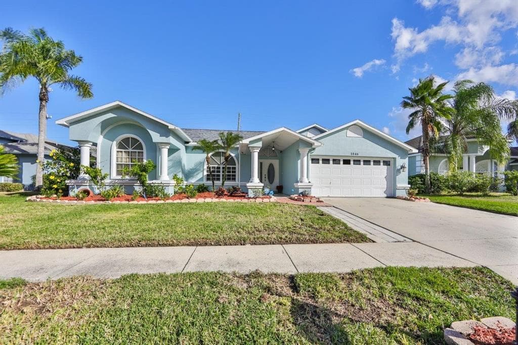 1846 CANOE DRIVE