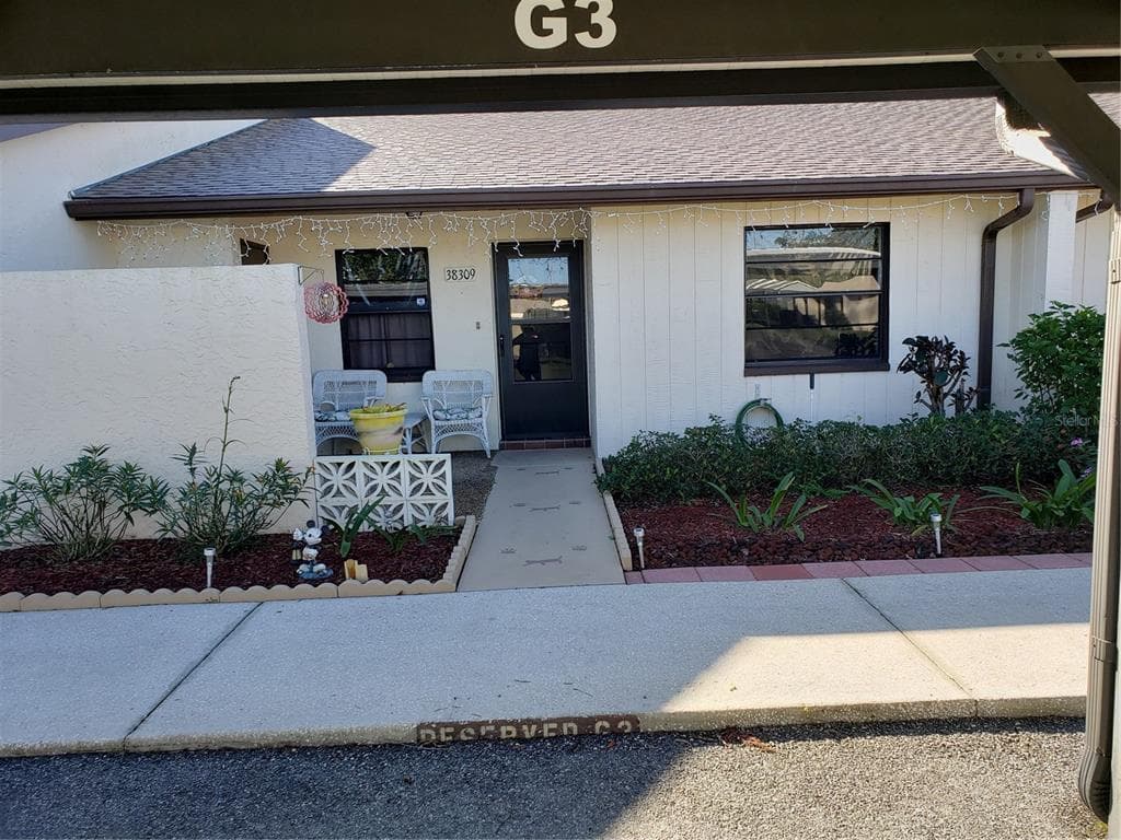38309 IRONWOOD PLACE UNIT 38309 ZEPHYRHILLS, FL 33542