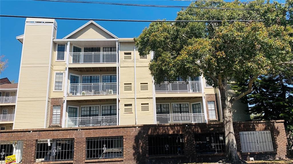 1000 W HORATIO STREET UNIT 220 TAMPA, FL 33606