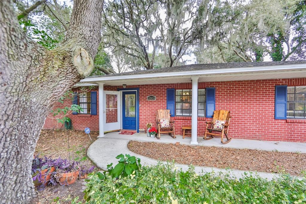 2804 HARDER OAKS AVENUE VALRICO, FL 33594