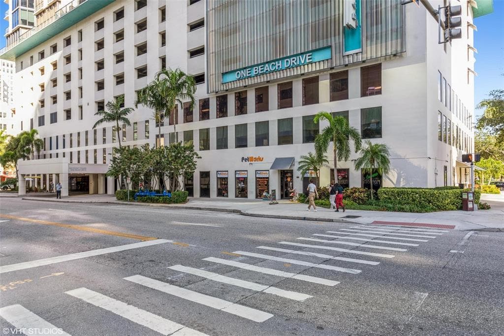 1 BEACH DRIVE SE UNIT 1112 ST PETERSBURG, FL 33701