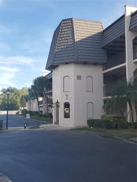 712 CORDOVA GREEN UNIT 712 SEMINOLE, FL 33777