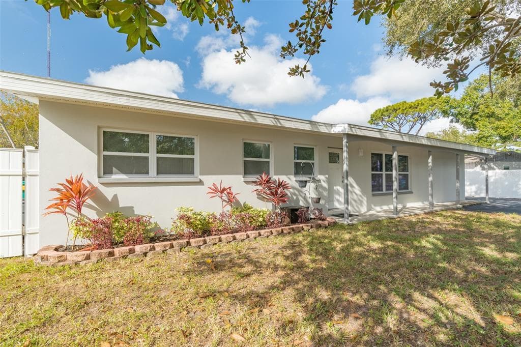 8360 PELICAN LANE SEMINOLE, FL 33777