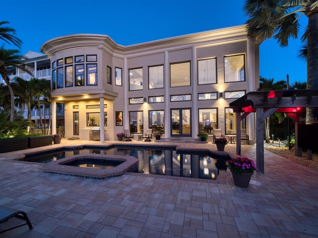 2 18TH AVENUE INDIAN ROCKS BEACH, FL 33785