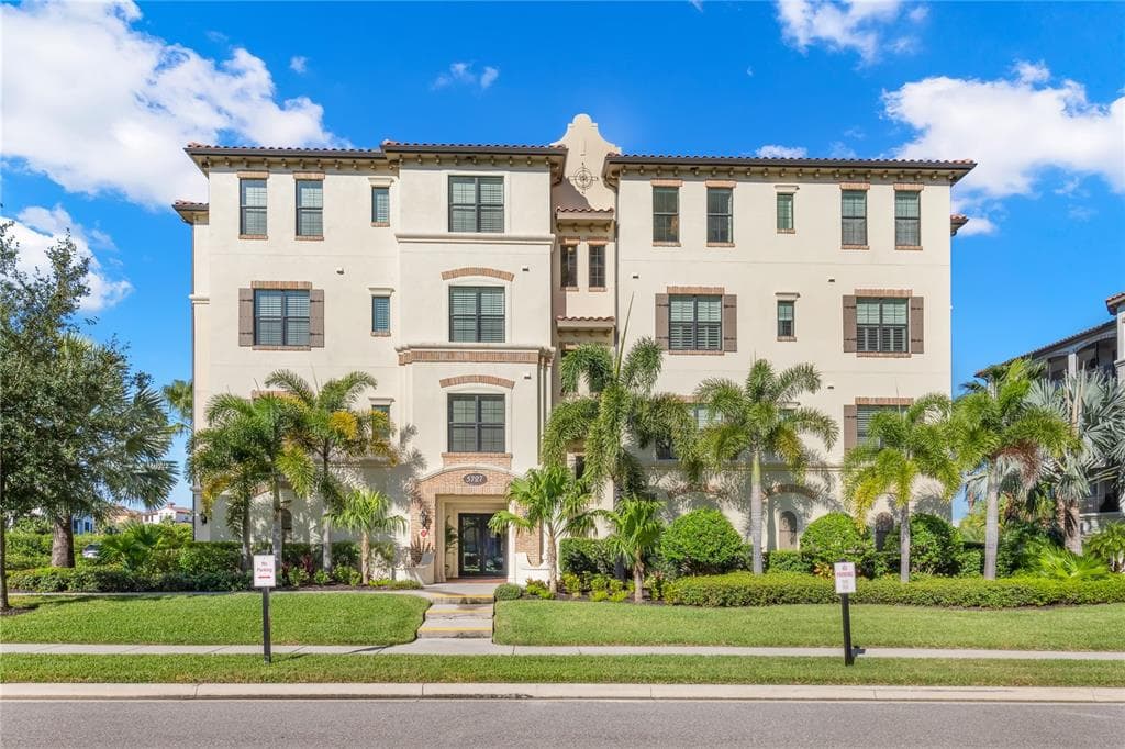5727 YEATS MANOR DRIVE UNIT 401 TAMPA, FL 33616