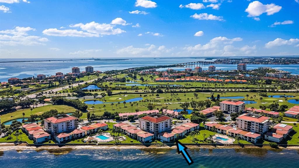 6145 SUN BOULEVARD UNIT 206 ST PETERSBURG, FL 33715