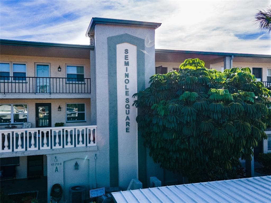 11700 PARK BOULEVARD UNIT 306 SEMINOLE, FL 33772