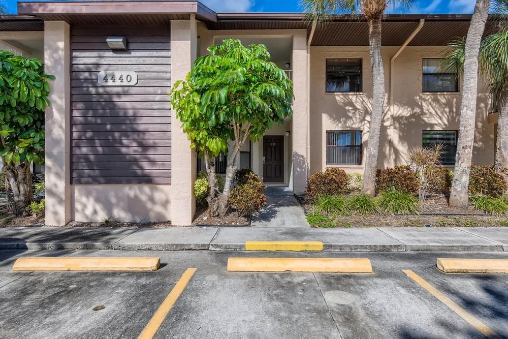 4440 47TH AVENUE W UNIT 102 BRADENTON, FL 34210