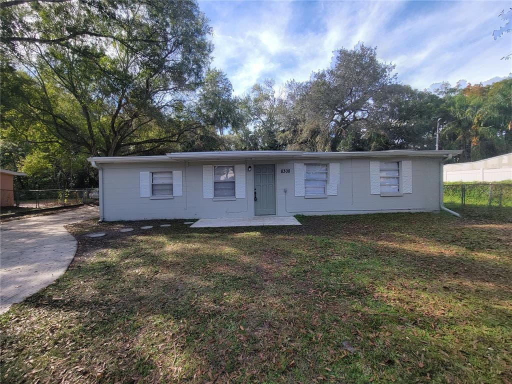 8308 N NEWPORT AVENUE TAMPA, FL 33604