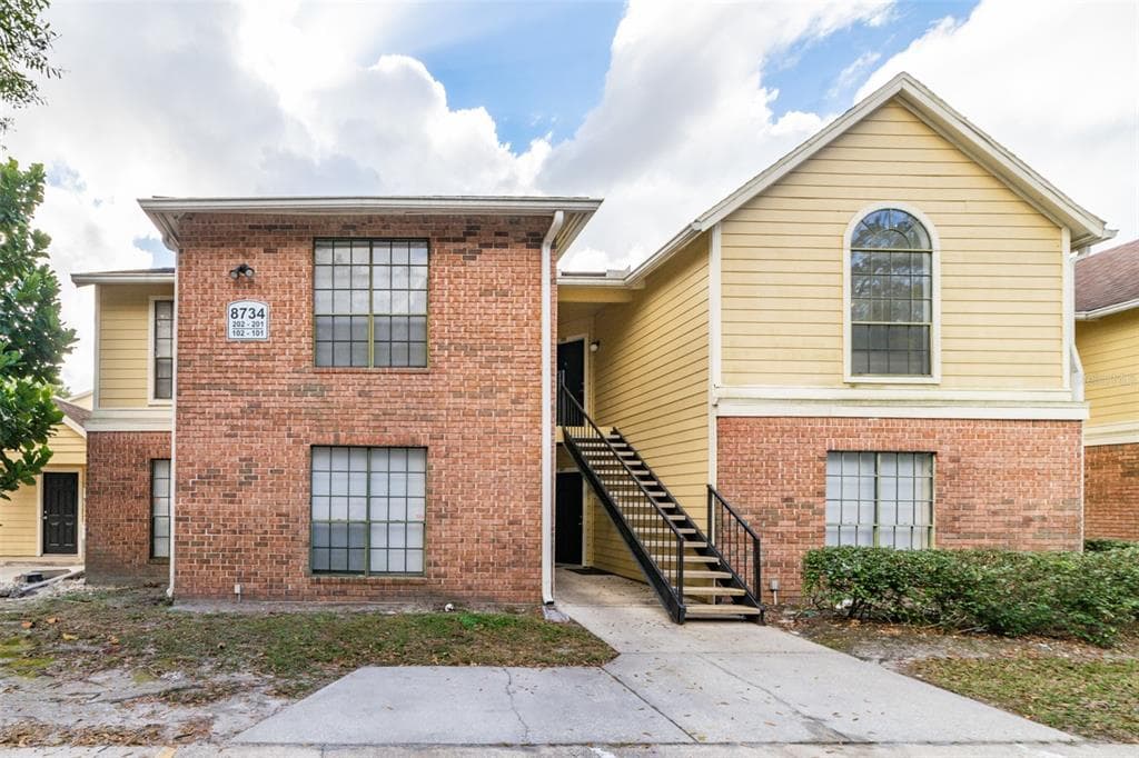 8734 MALLARD RESERVE DRIVE UNIT 201 TAMPA, FL 33614