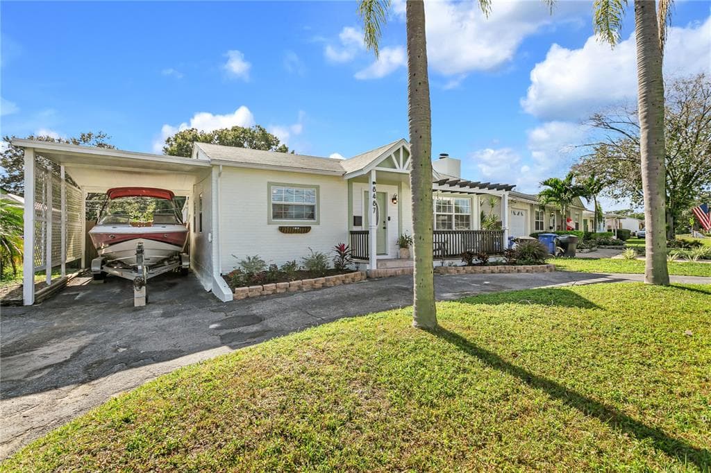 8487 DIAGONAL ROAD N ST PETERSBURG, FL 33702