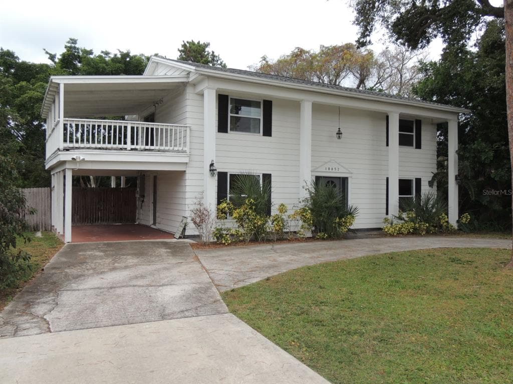 10852 HAMLIN BOULEVARD LARGO, FL 33774