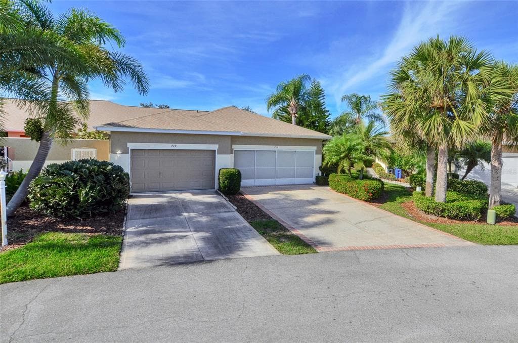 717 TREMONT GREENS LANE SUN CITY CENTER, FL 33573