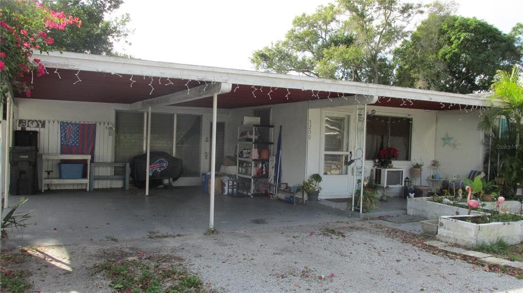 5250 44TH AVENUE N ST PETERSBURG, FL 33709