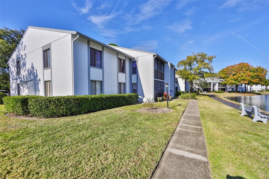 1127 PINE RIDGE CIRCLE W UNIT G2