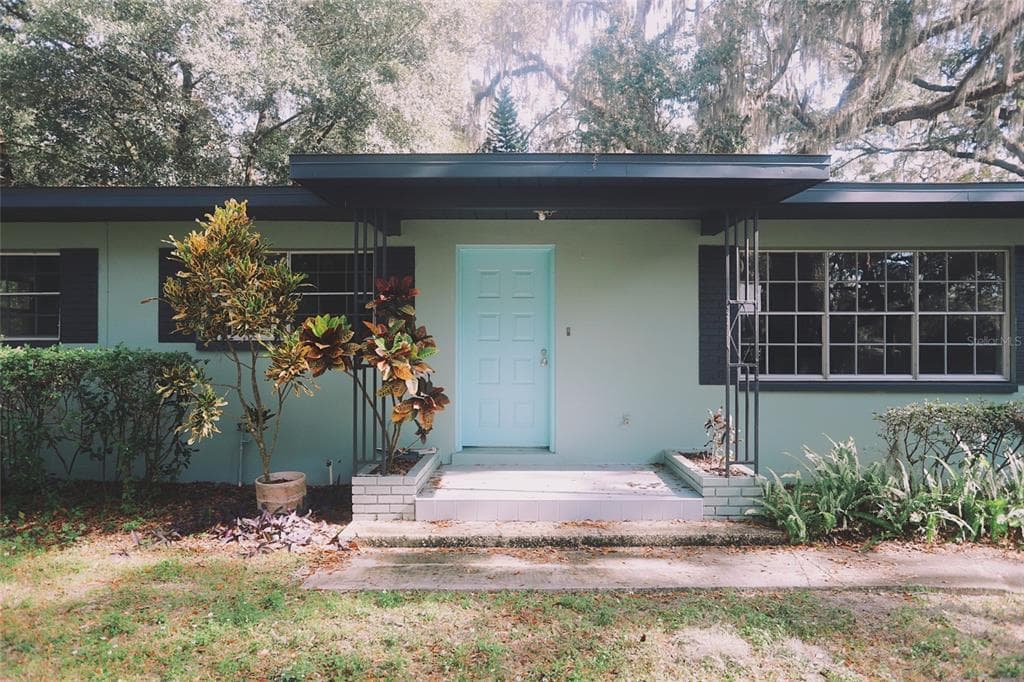 324 BAHAMAS AVENUE
