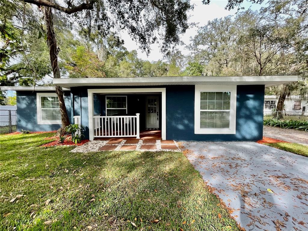 3008 E PARIS STREET TAMPA, FL 33610