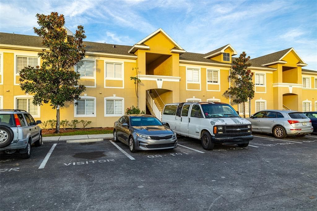 9508 NEWDALE WAY UNIT 201 RIVERVIEW, FL 33578