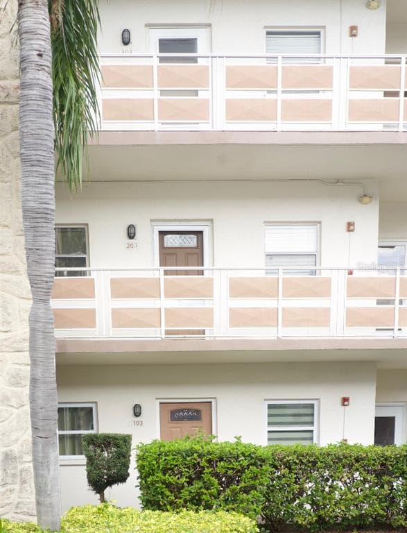 5603 80TH STREET N UNIT 103 ST PETERSBURG, FL 33709