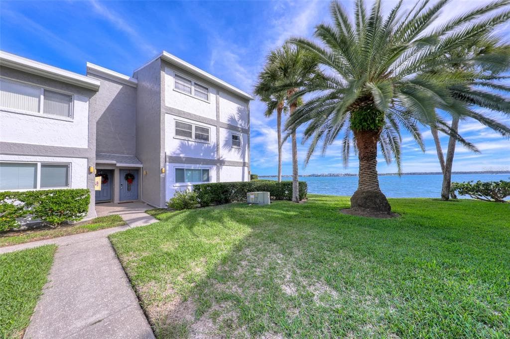 1301 GULF BOULEVARD UNIT 204 CLEARWATER, FL 33767