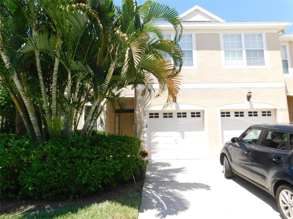 651 VALLANCE WAY NE ST PETERSBURG, FL 33716