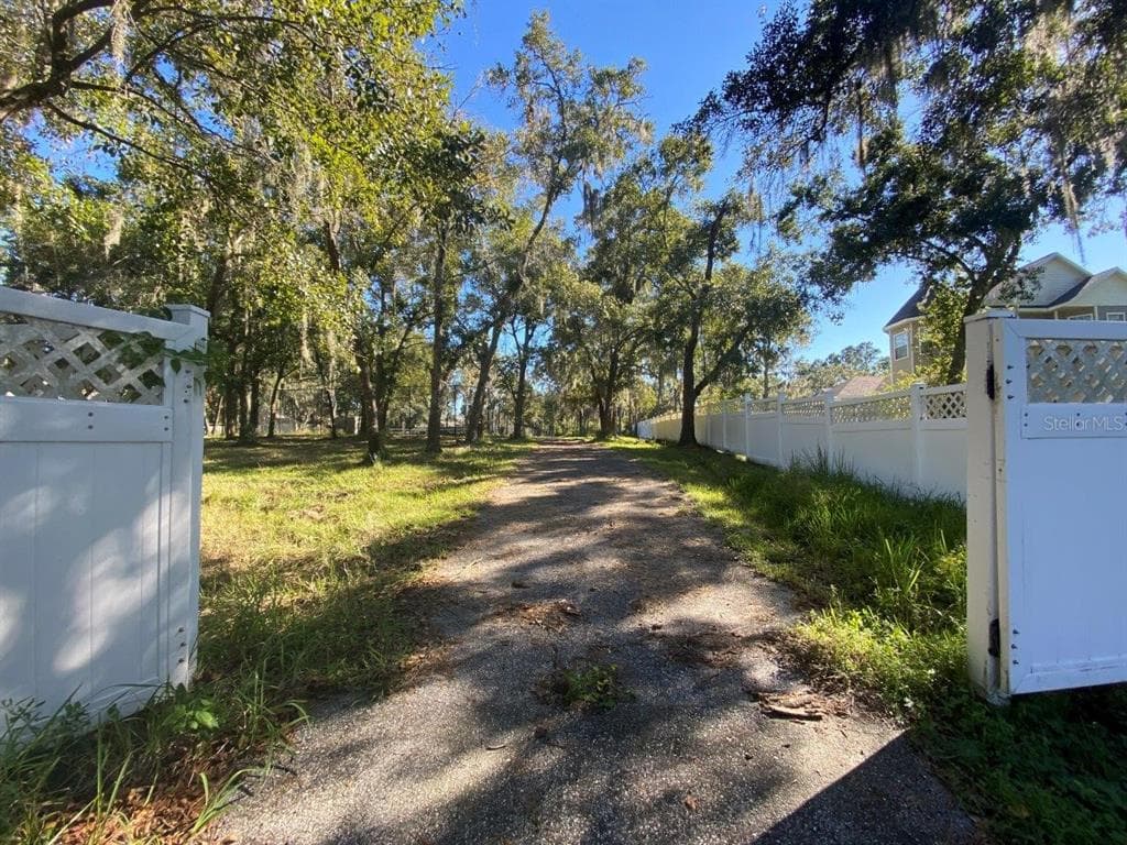 12503 LAKE HILLS DRIVE RIVERVIEW, FL 33569