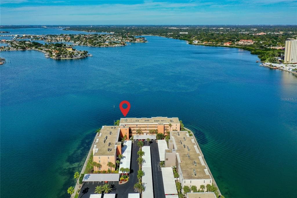 7665 SUN ISLAND DR S UNIT 106 SOUTH PASADENA, FL 33707