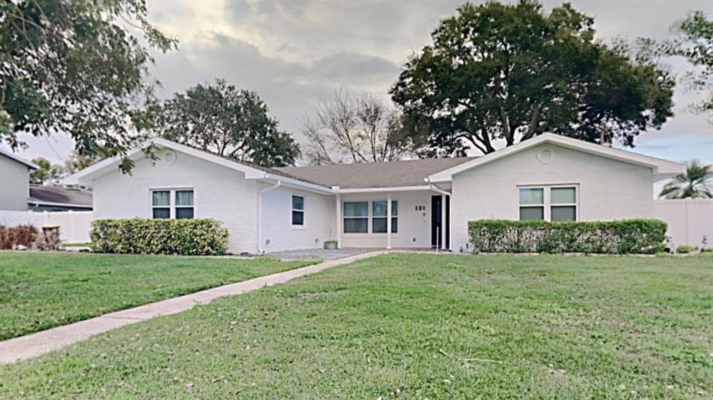 121 PATTERSON DRIVE AUBURNDALE, FL 33823