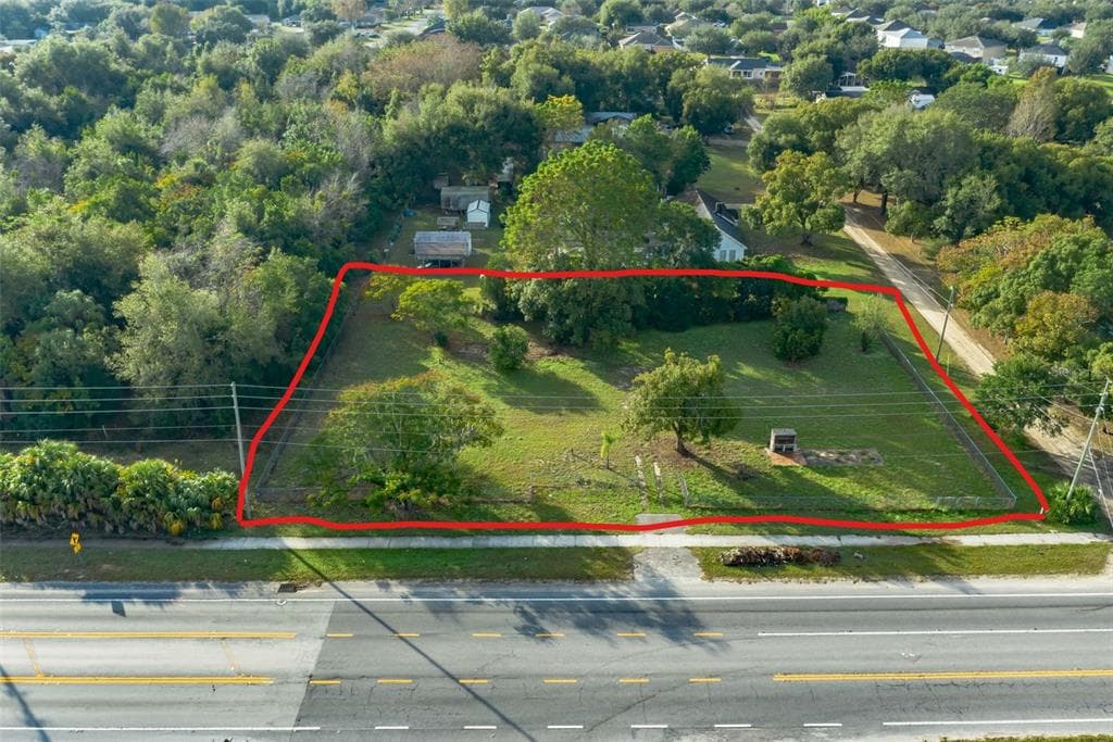 2540 E ORANGE AVENUE EUSTIS, FL 32726