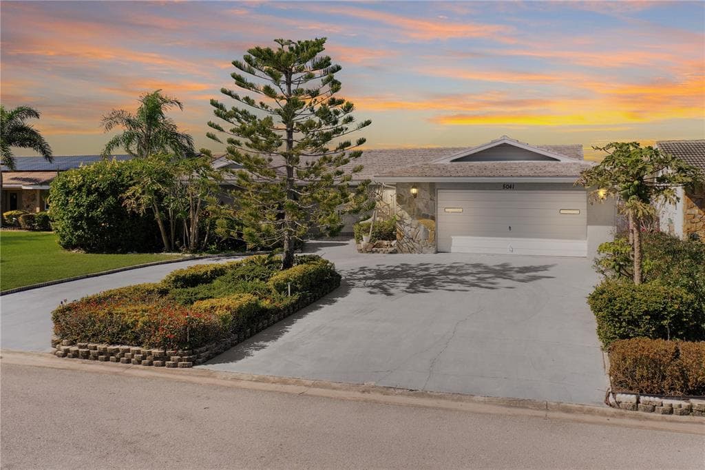 5041 CABRILLA COURT NEW PORT RICHEY, FL 34652
