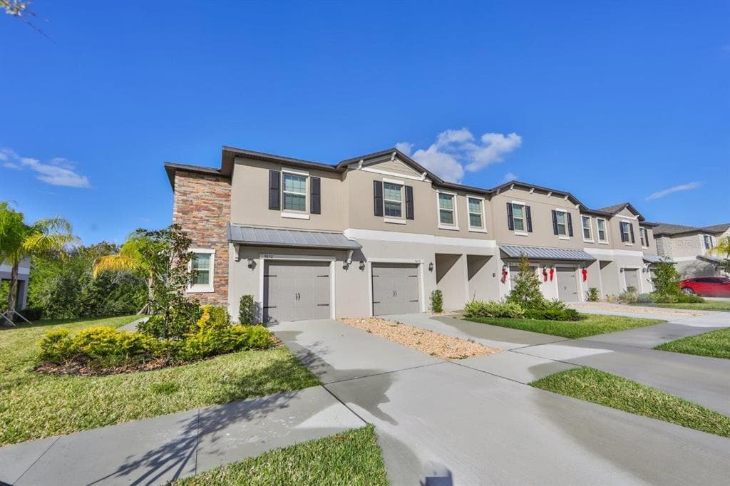 9650 PEMBROOKE PINES DRIVE RUSKIN, FL 33573