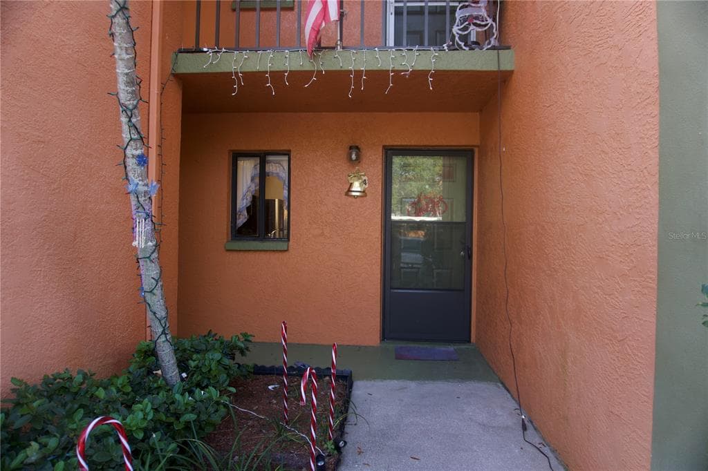 2344 LAKE HEATHER HEIGHTS COURT UNIT 102 DUNEDIN, FL 34698