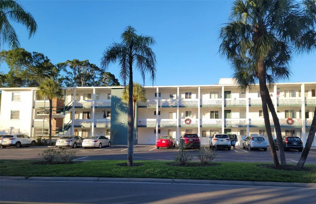1829 60TH AVENUE W BRADENTON, FL 34207