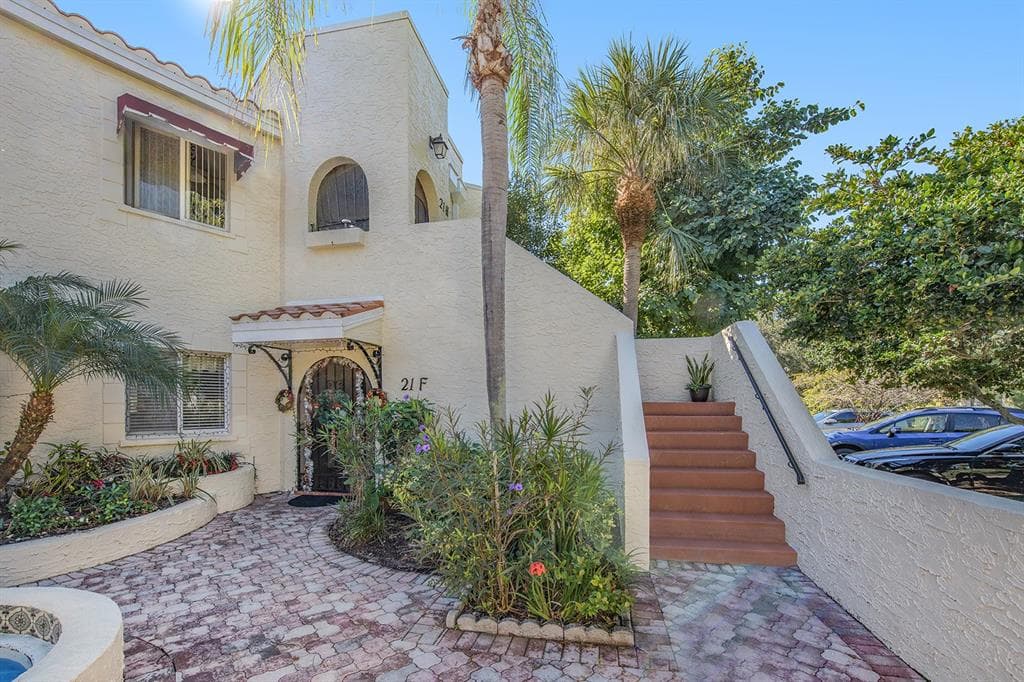 6101 34TH STREET W UNIT 21H BRADENTON, FL 34210