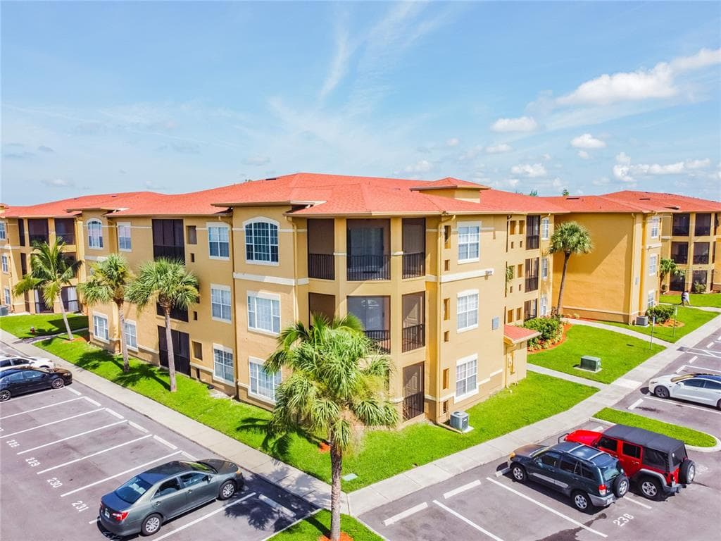 4307 BAYSIDE VILLAGE DRIVE UNIT 104 TAMPA, FL 33615