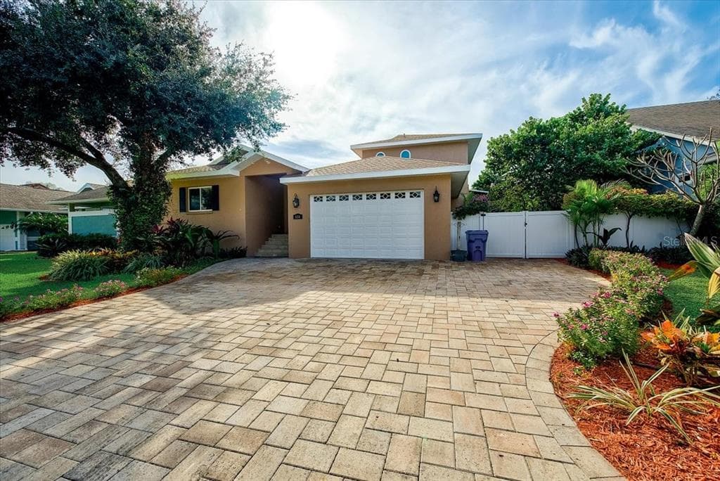 634 PONCE DE LEON DRIVE TIERRA VERDE, FL 33715