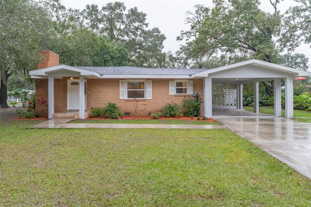 1525 EASTON DRIVE LAKELAND, FL 33803