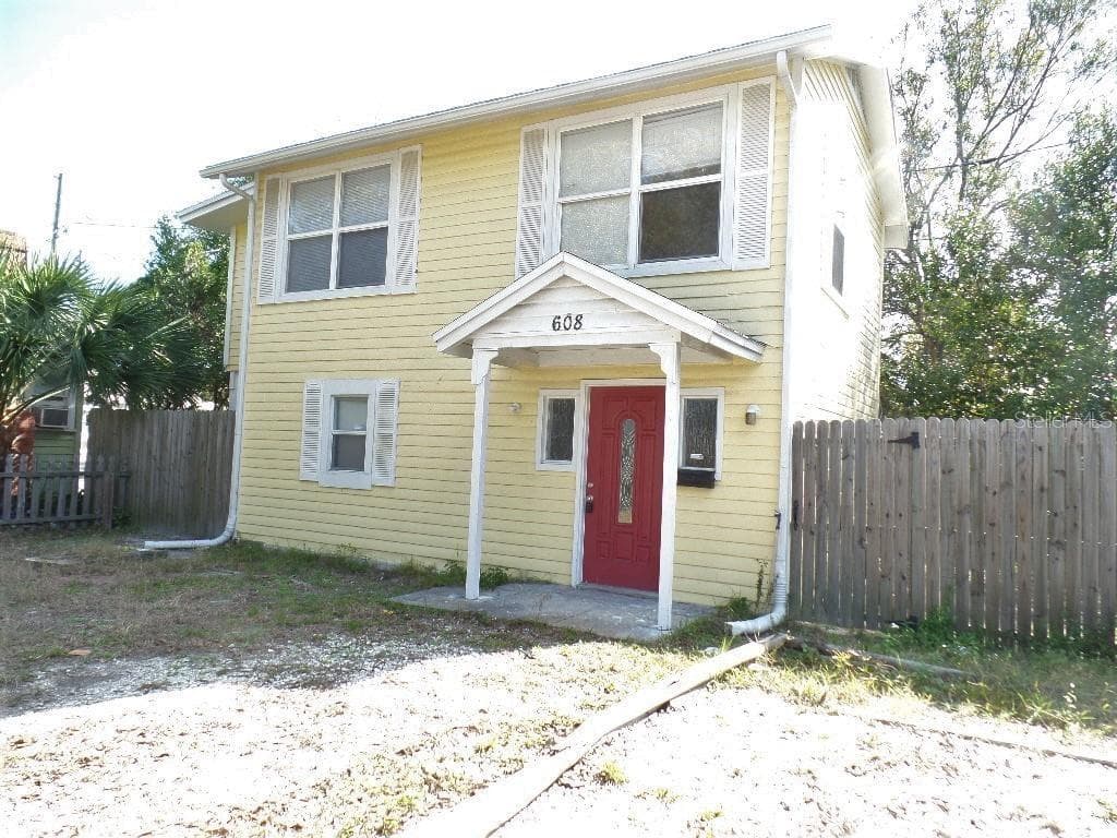 608 HICKMAN COURT S ST PETERSBURG, FL 33705