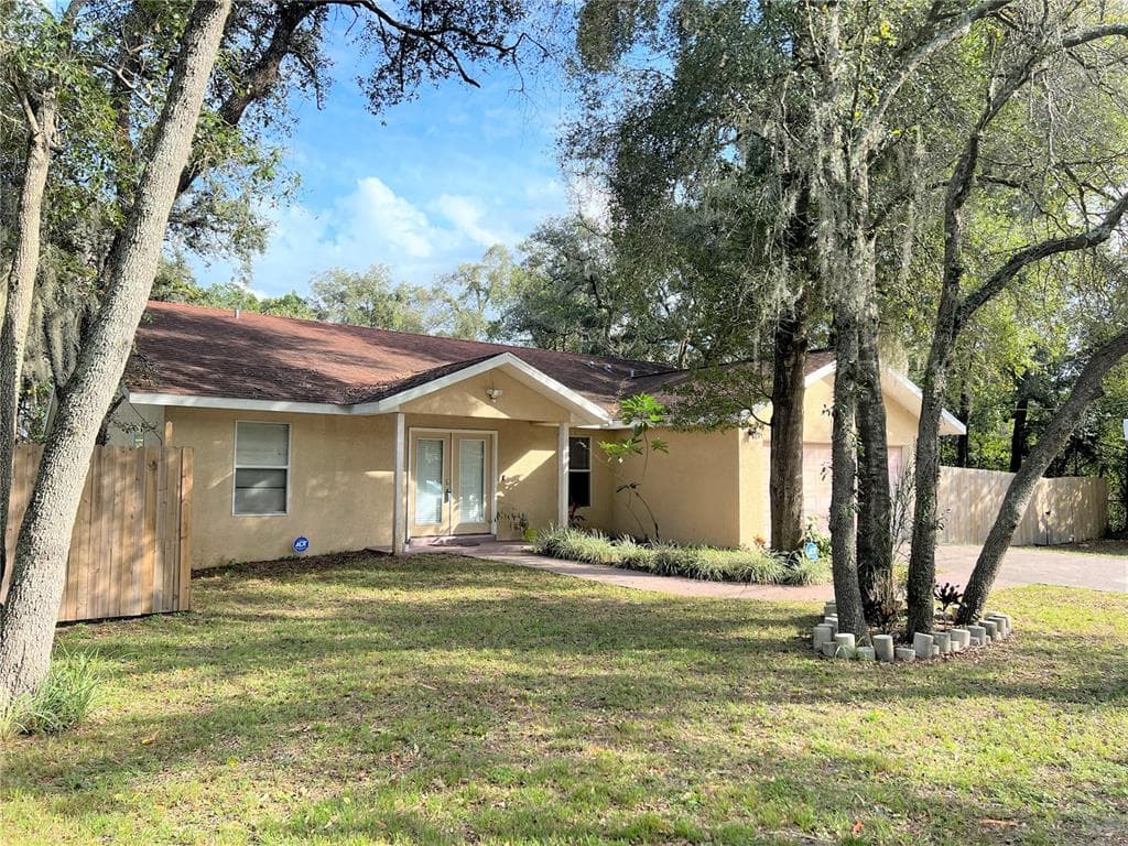 10507 WALKER ROAD ROAD THONOTOSASSA, FL 33592