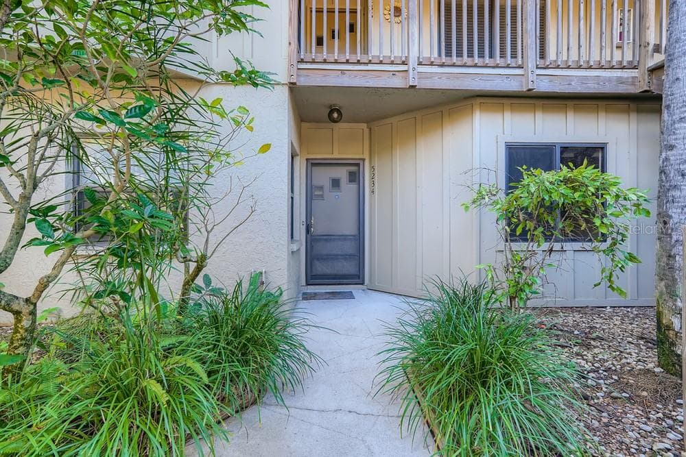 5234 LAKE ARROWHEAD TRAIL UNIT 30-8 SARASOTA, FL 34231