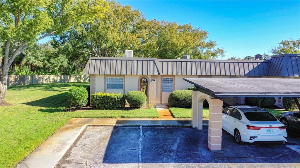 4227 STRATFORD DRIVE UNIT 4227 NEW PORT RICHEY, FL 34652